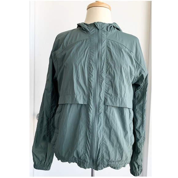 lululemon athletica Jackets & Blazers - Lululemon lightweight jacket size 6